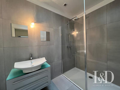 Maison - 185 m² - 5 pièces