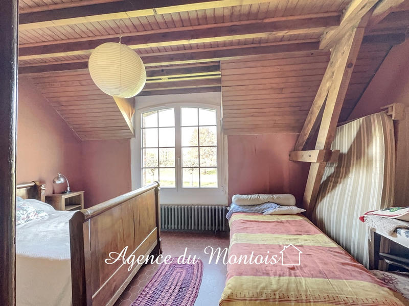 Maison - 183 m² - 7 pièces