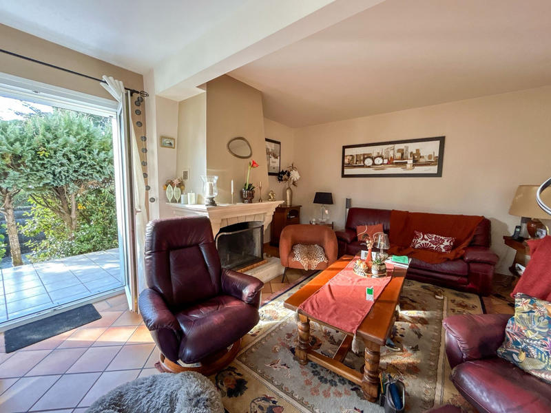 Maison - 216 m² - 7 pièces