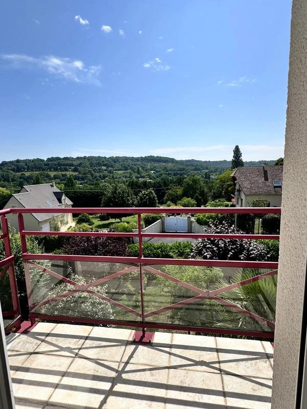 Maison - 275 m² - 9 pièces