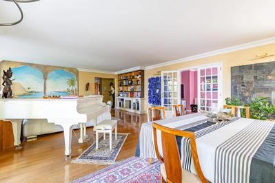 Appartement - 177 m² - 6 pièces