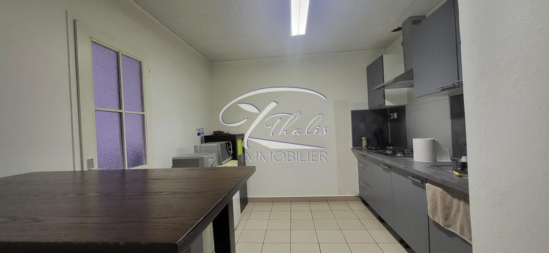 Entrepôt - 1 200 m²