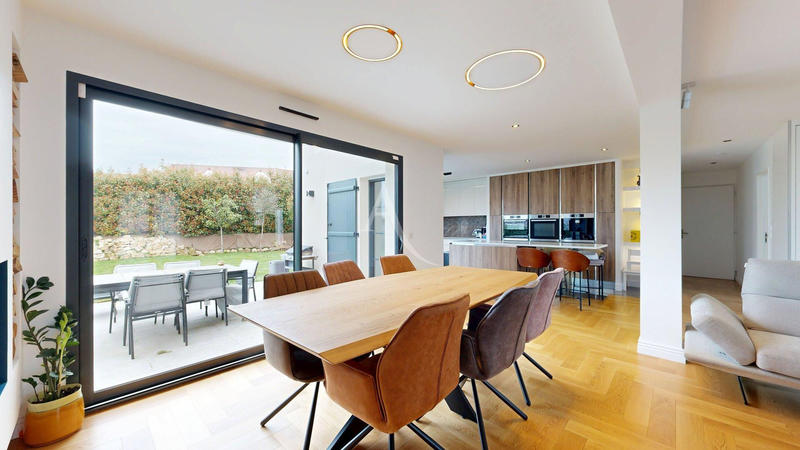 Villa - 165 m² - 10 pièces