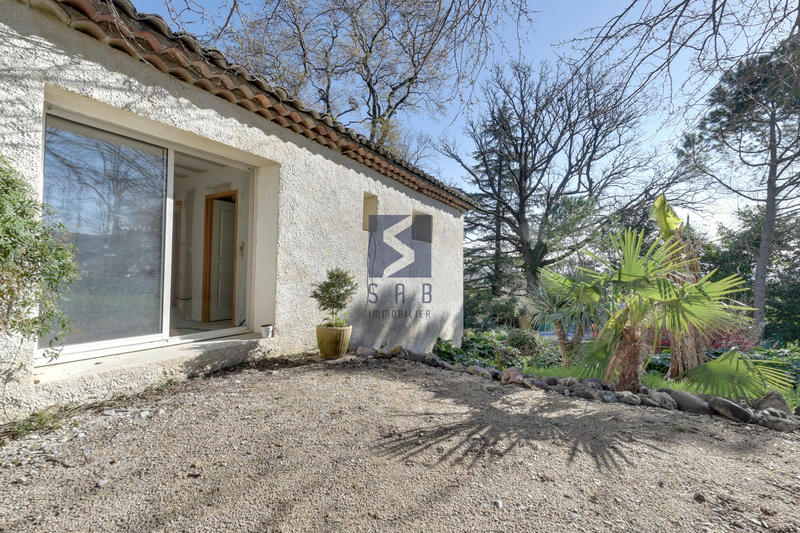 Propriété - 145 m² - 6 pièces