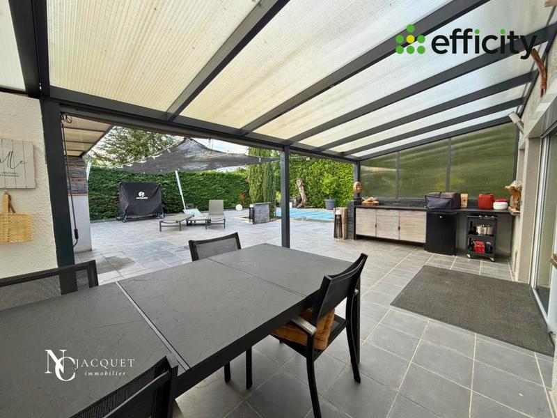 Villa - 200 m² - 8 pièces