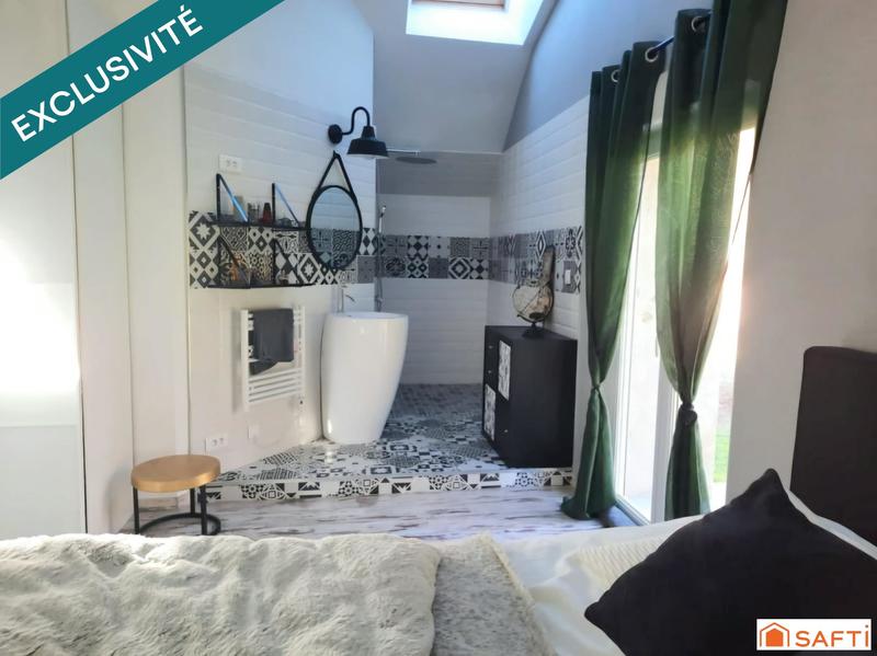 Maison - 280 m² - 12 pièces