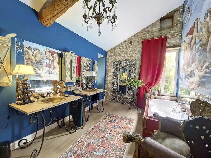 Demeure - 1 000 m² - 20 pièces