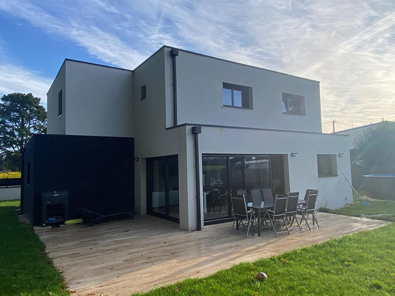 Maison - 181 m² - 7 pièces