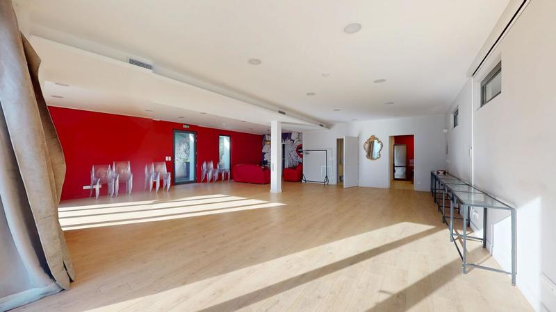 Maison - 233 m² - 4 pièces