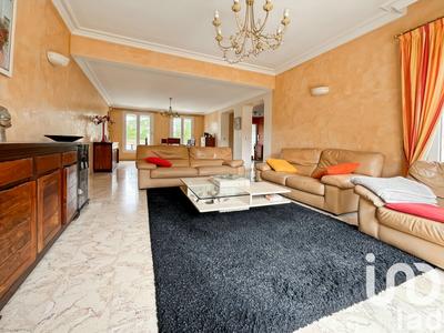 Maison - 240 m² - 9 pièces