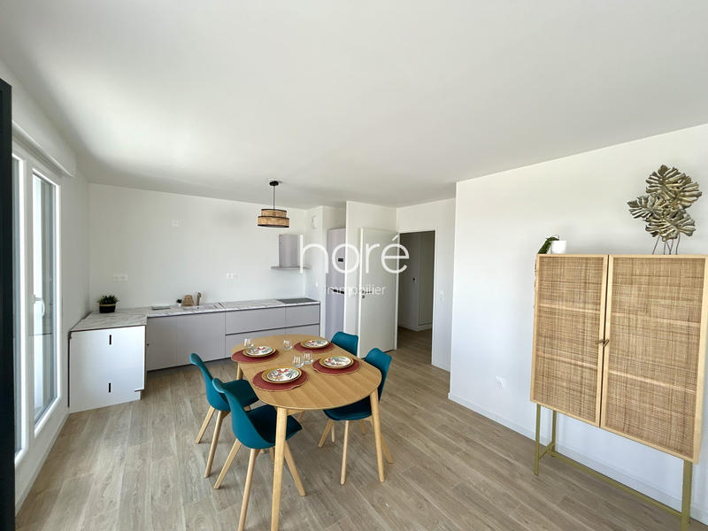 Appartement - 90 m² - 4 pièces