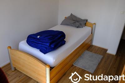 Chambre - 10 m² - 1 pièce