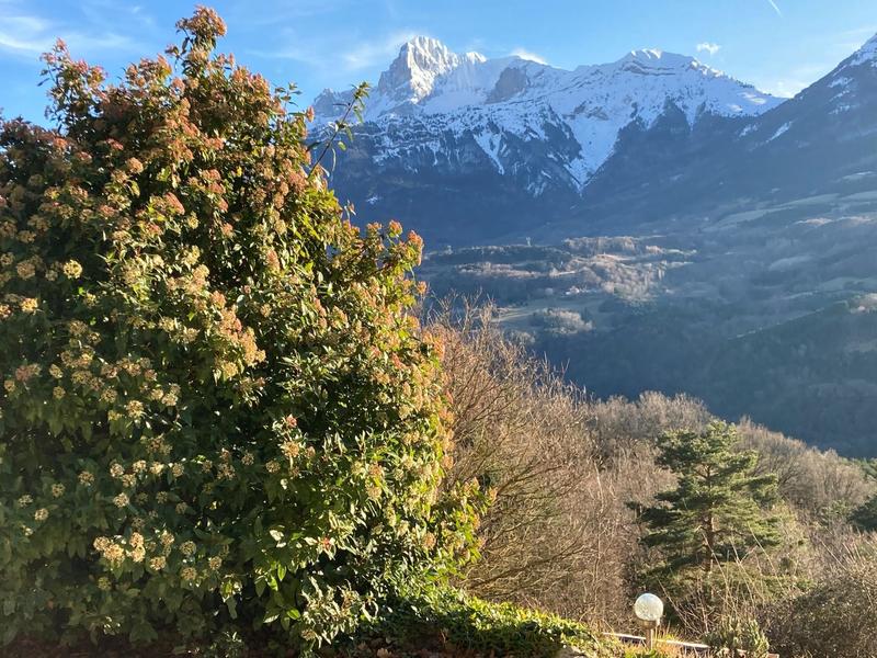 Propriété - 81 m² - 6 pièces