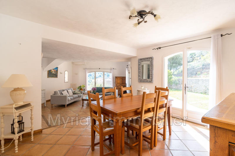 Maison - 290 m² - 5 pièces