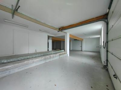 Entrepôt - 248 m²