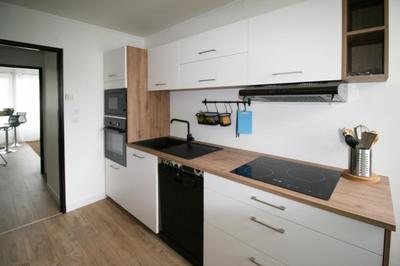 Appartement - 92 m² - 5 pièces