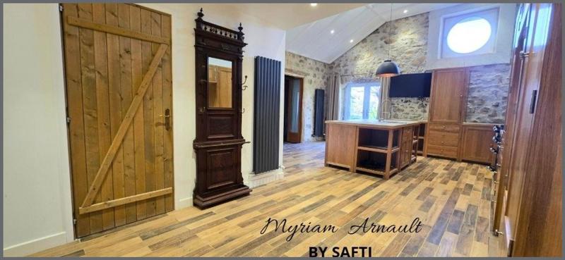 Maison - 196 m² - 8 pièces