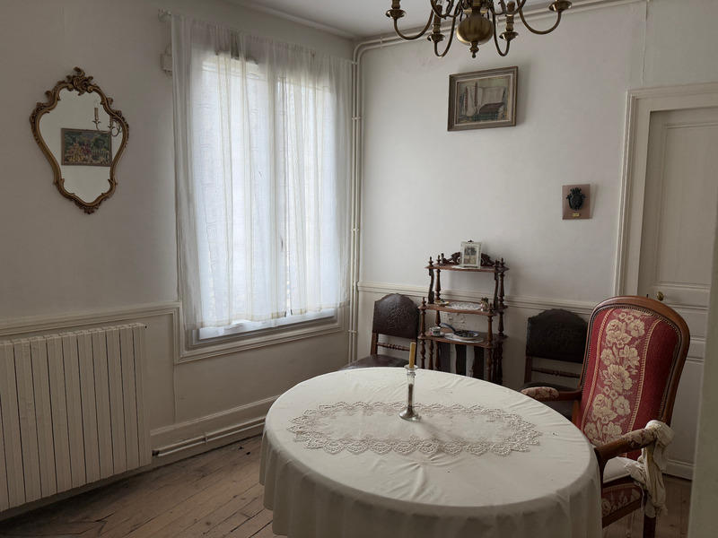 Maison - 200 m² - 8 pièces