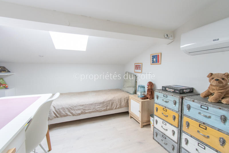 Maison - 210 m² - 9 pièces