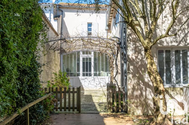 Maison - 422 m² - 10 pièces