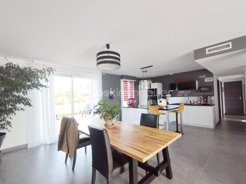 Maison - 103 m² - 5 pièces