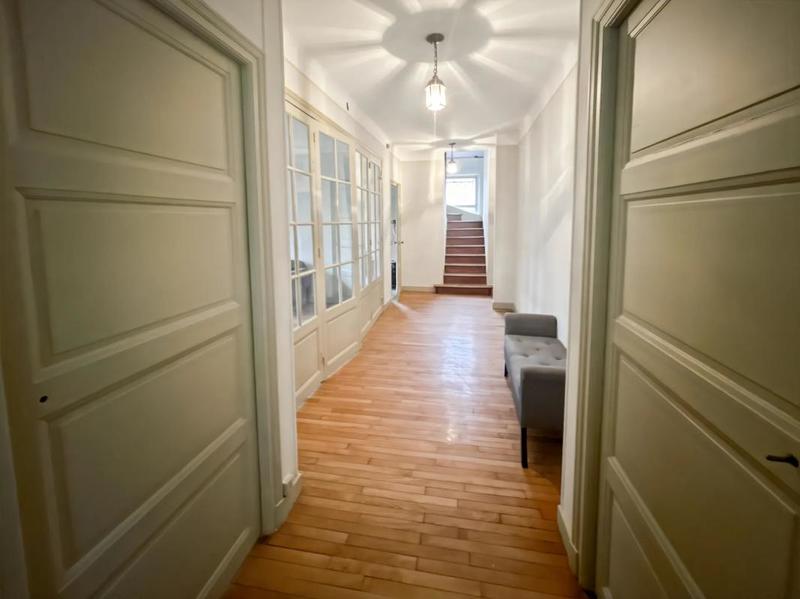 Maison - 263 m² - 8 pièces