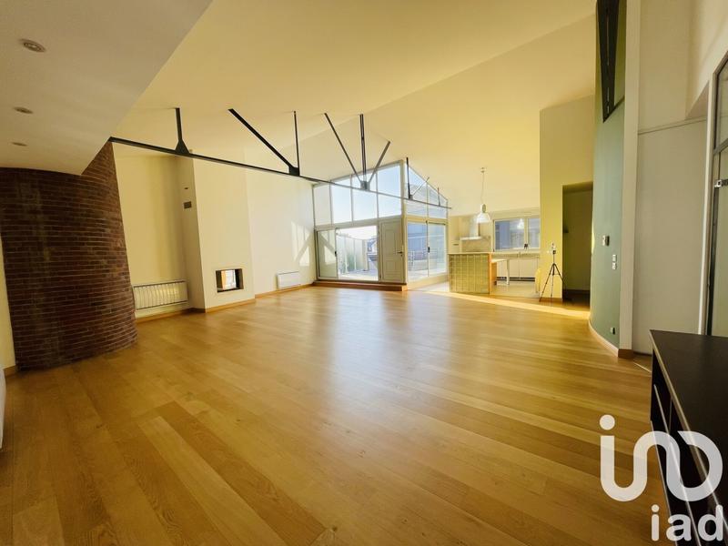 Loft - 213 m² - 5 pièces