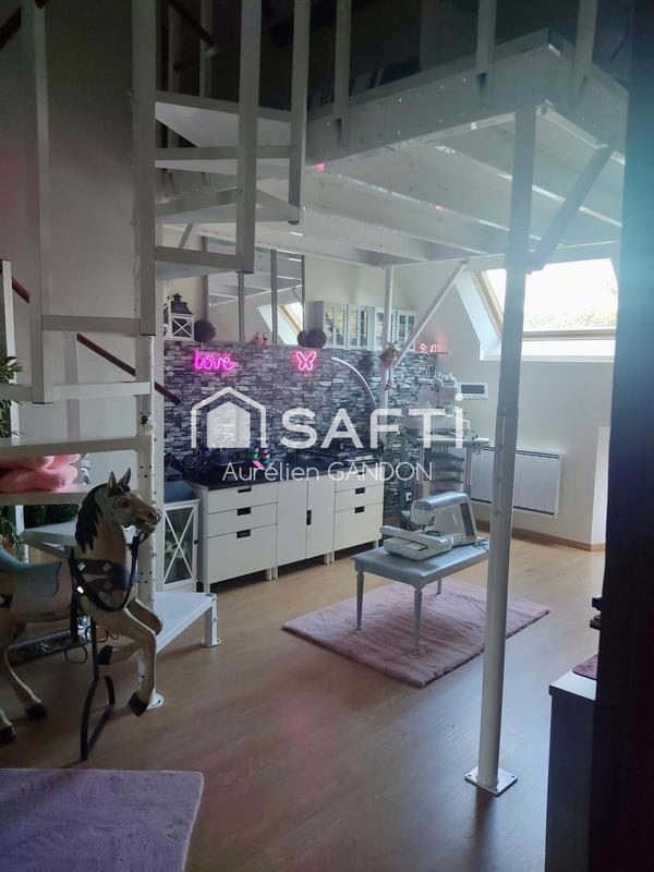 Maison - 198 m² - 6 pièces