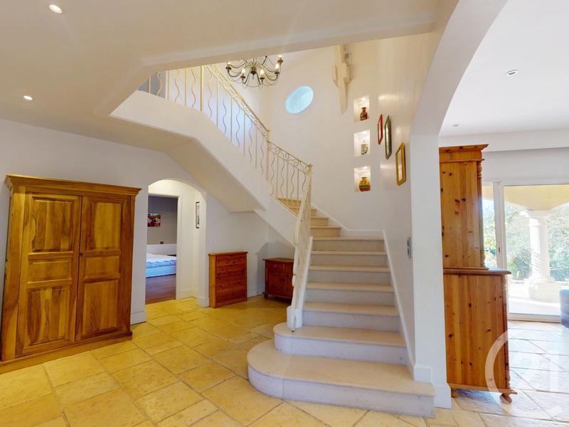 Maison - 216 m² - 6 pièces