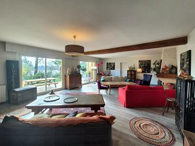 Maison - 178 m² - 7 pièces