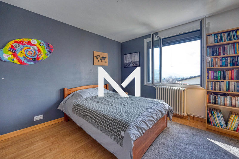 Maison - 229 m² - 7 pièces