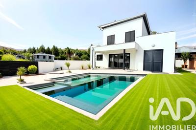 Maison - 110 m² - 4 pièces