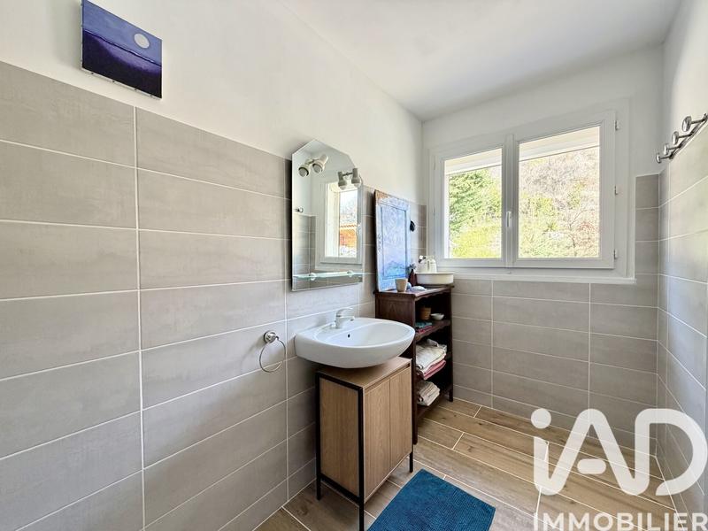 Maison - 200 m² - 6 pièces