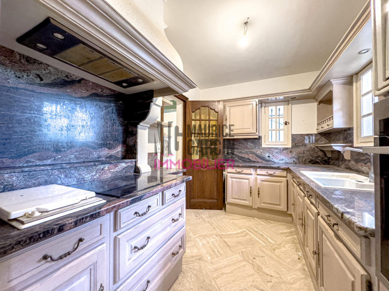 Maison - 160 m² - 6 pièces