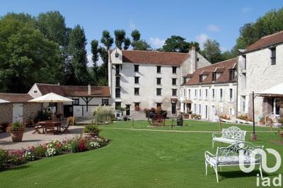 Maison - 1 610 m² - 18 pièces