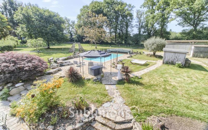 Propriété - 263 m² - 8 pièces