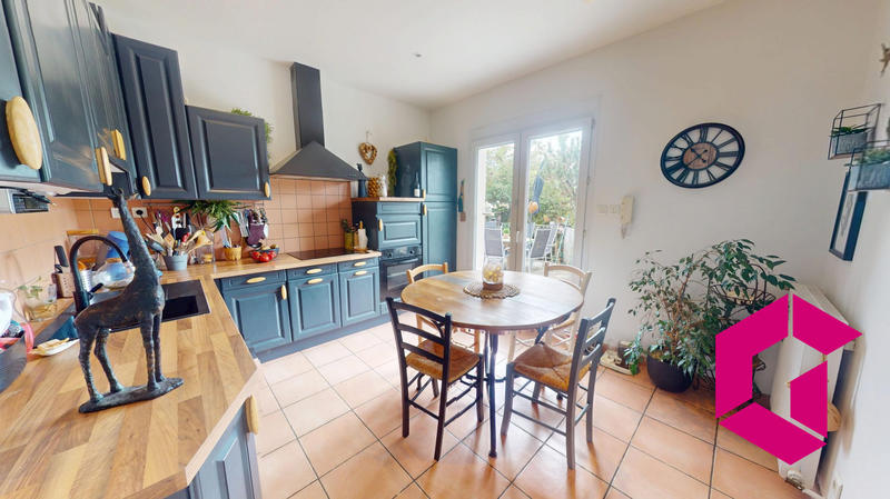 Maison - 182 m² - 8 pièces