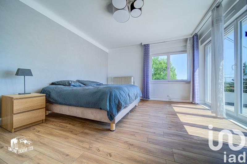 Maison - 250 m² - 10 pièces