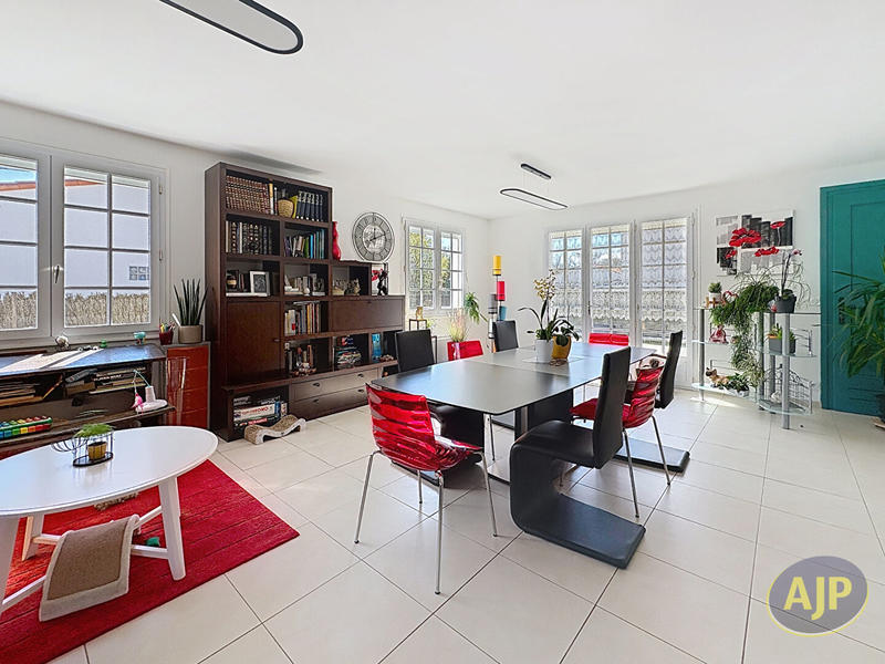 Maison - 163 m² - 6 pièces