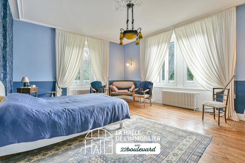 Château - 267 m² - 10 pièces