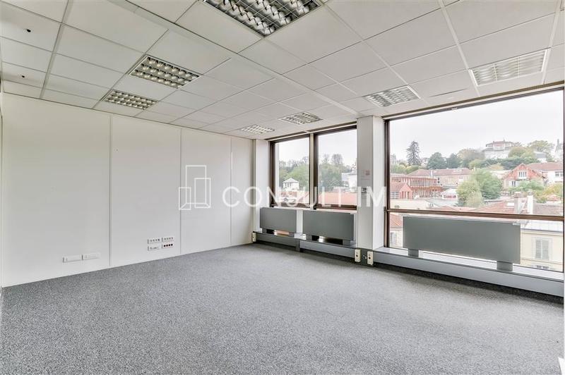 Bureau - 390 m²