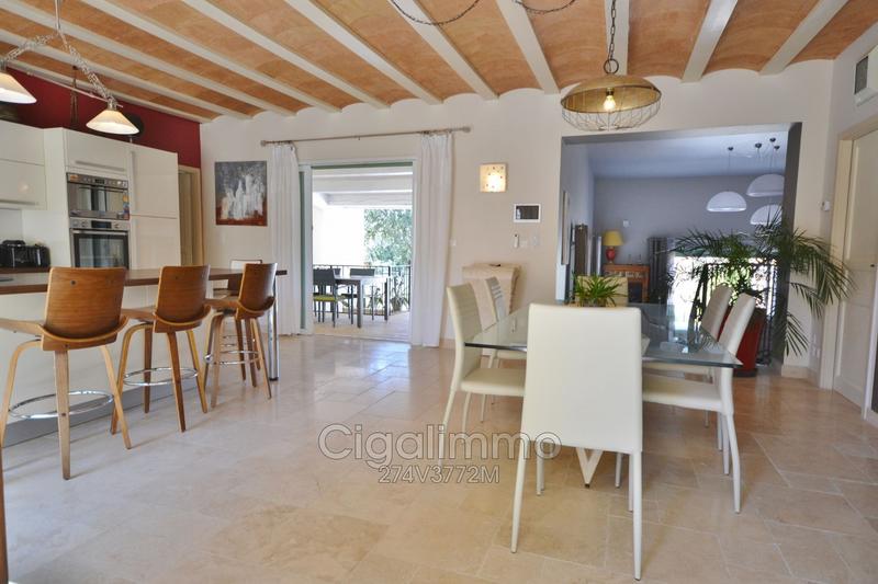 Villa - 212 m² - 8 pièces