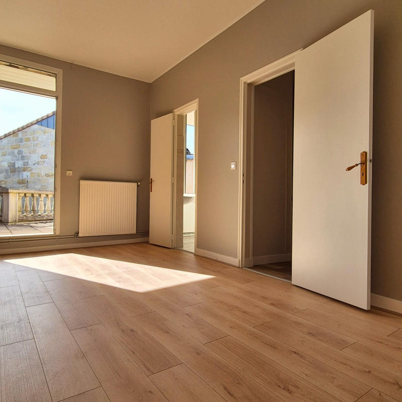 Maison - 225 m² - 8 pièces