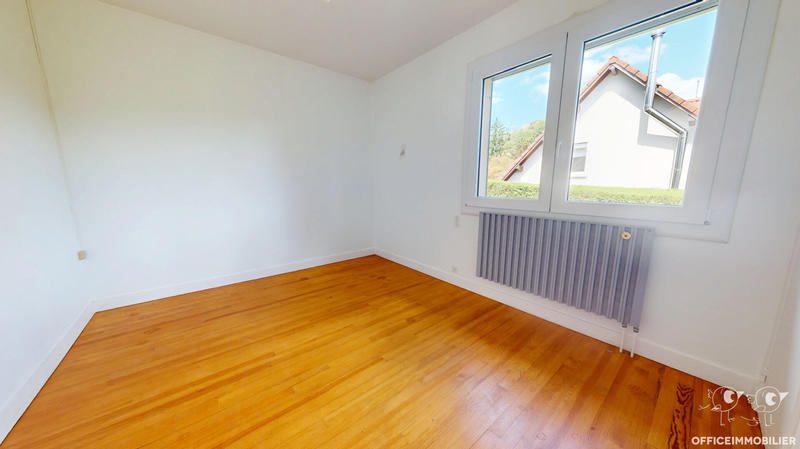 Maison - 95 m² - 5 pièces