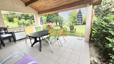 Maison - 255 m² - 8 pièces