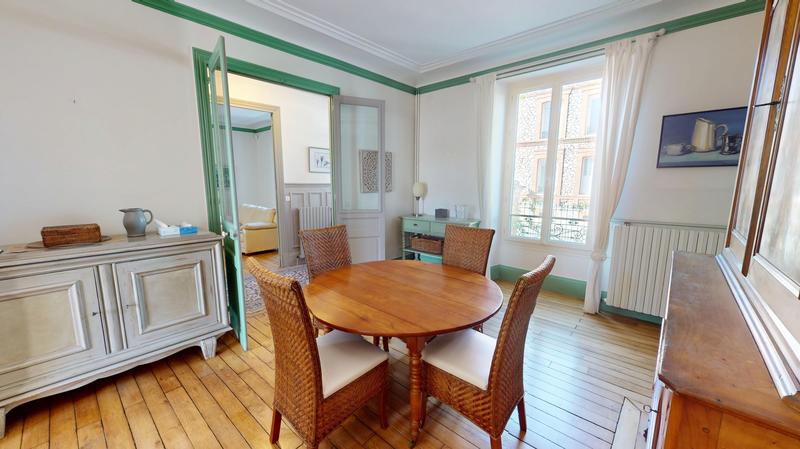 Maison - 201 m² - 7 pièces