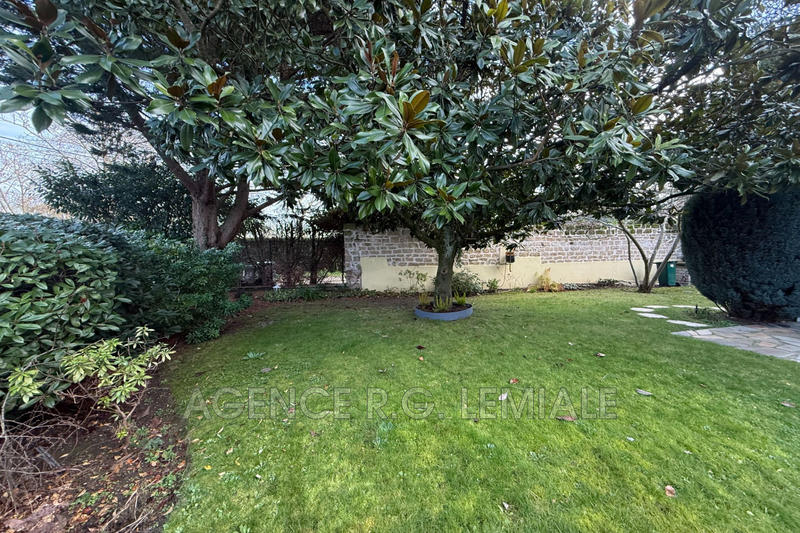 Maison - 223 m² - 7 pièces