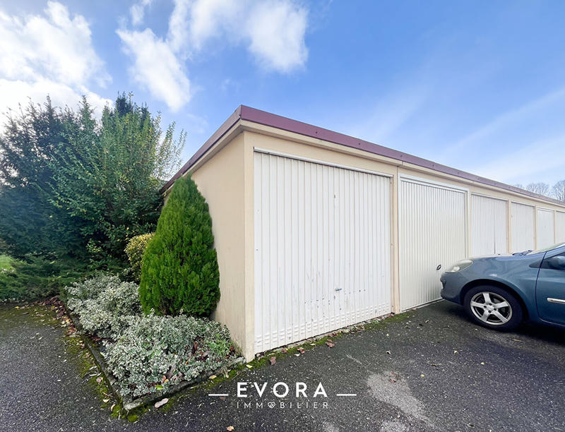 Parking / Garage - 12 m²