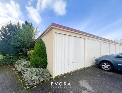 Parking / Garage - 12 m²