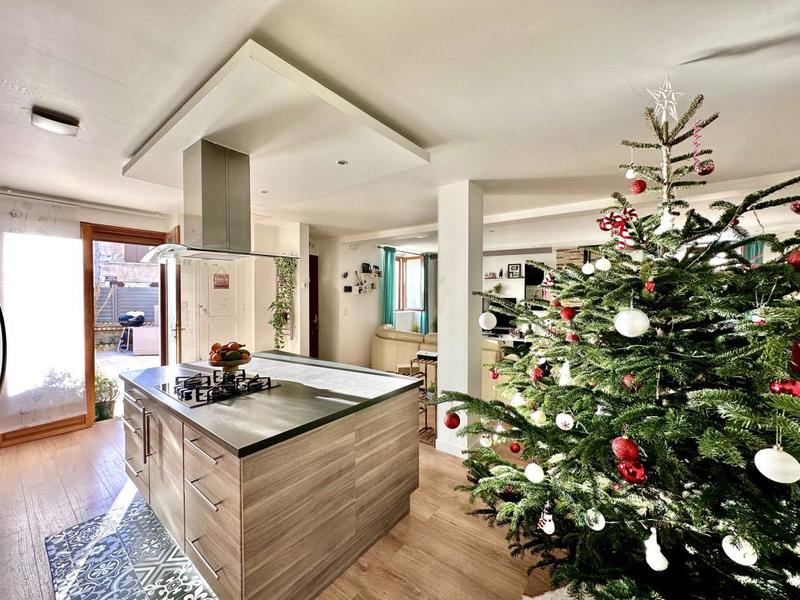 Maison - 140 m² - 5 pièces